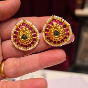 POTTA LEAF SHAPE STUDS