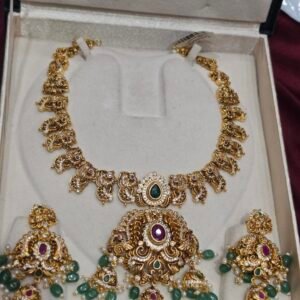 SHORT NECKLESS1GR