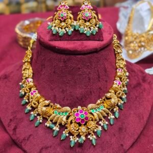 JADHU KUNDAN SHORT NECKLACE
