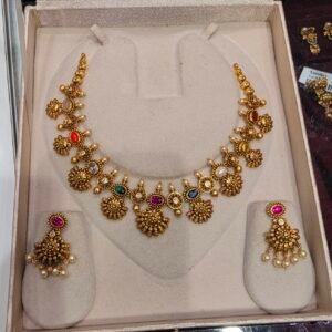 beautifull navratan necklace